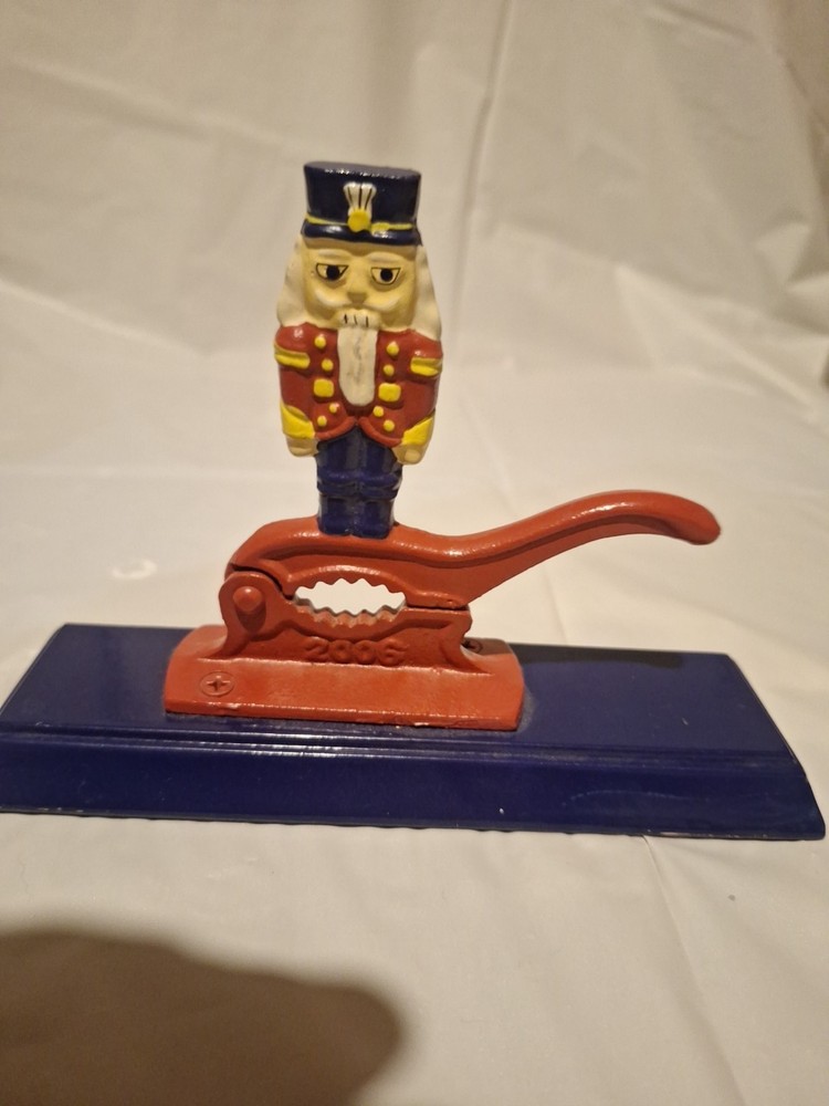 Houston Harvest Nut Cracker with Cast Iron Nutcracker on Wood Base 2006