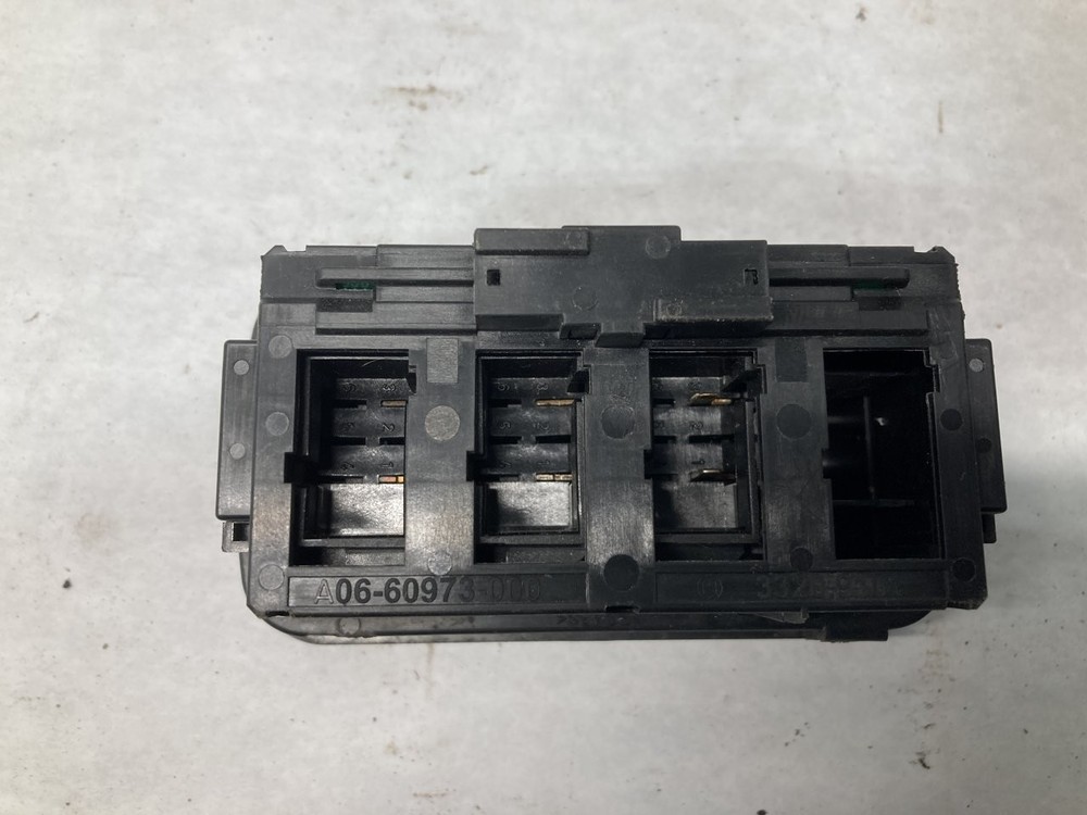2008-2021 Freightliner CASCADIA SWITCH Dash Panel - Used