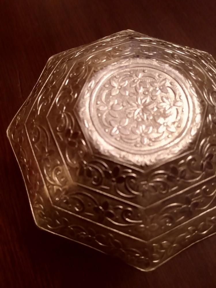 SOLID SILVER FULLY CHASED ELABORATE DESIGNS OCTAGONAL ASHTRAY