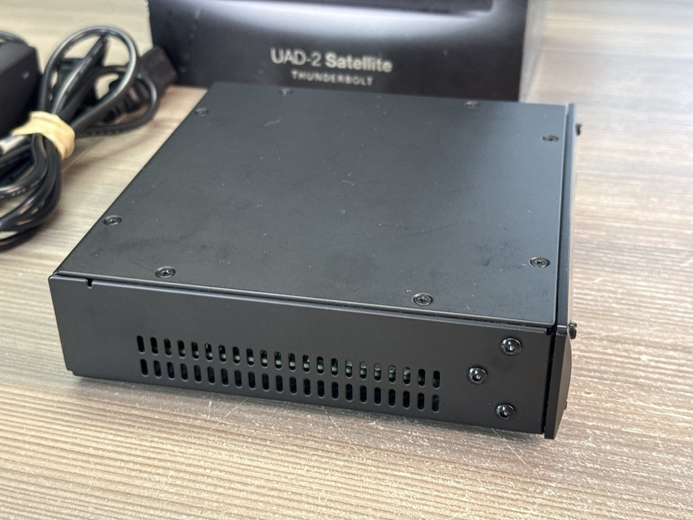 UAD-2 Satellite Thunderbolt DSP Accelerator Quad-Core w/ Box