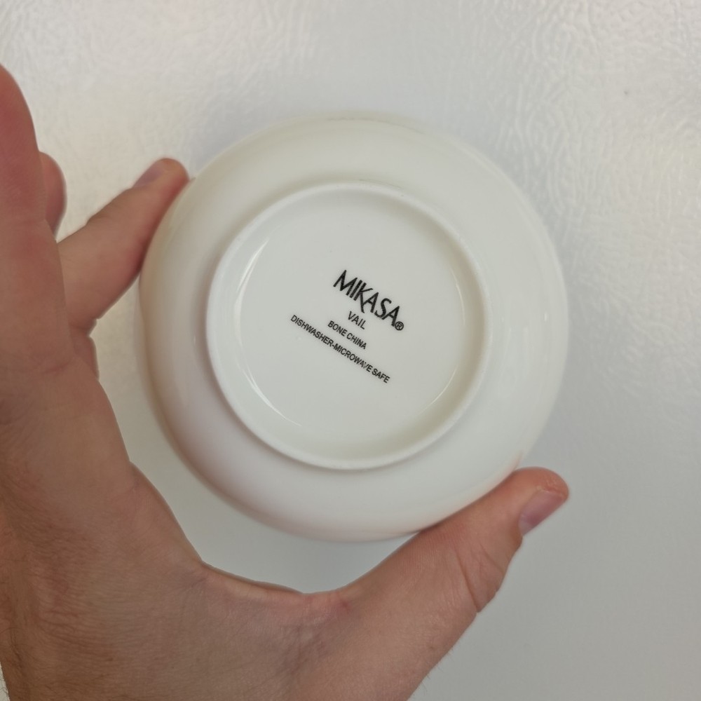 MIKASA WHITE VAIL SMALL FRUIT DESSERT BOWL