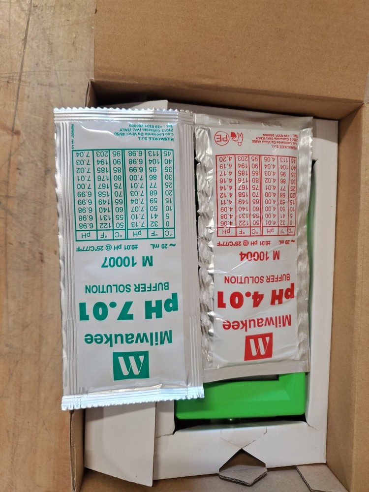 Milwakee SM101 pH Meter in Box