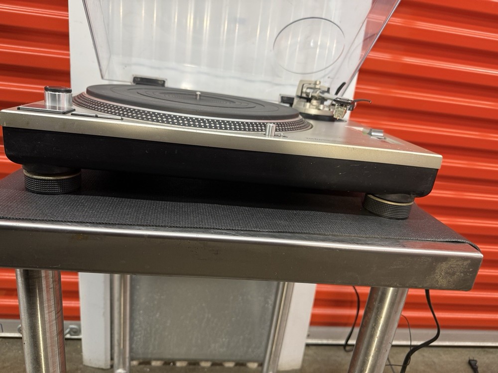 Technics SL-1200MK2 Direct Drive Turntable Quartz Silver