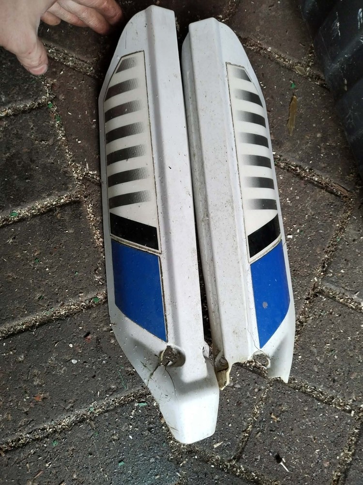 PULSE ADRENALINE 125 SINNIS APACHE white front fork plastics