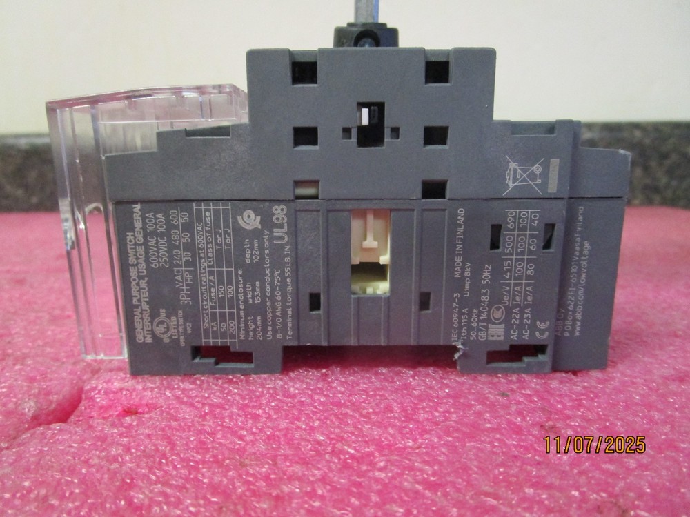 OPENED BOX NEW ABB OT100F3 3P Disconnect Swithc with Handle