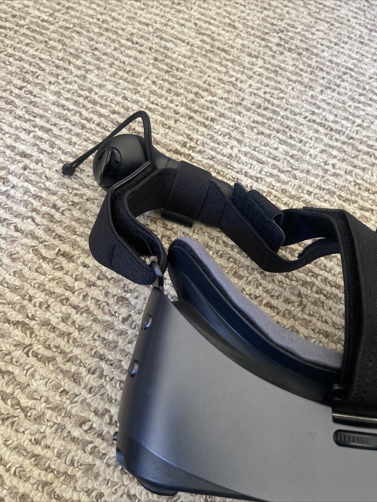 Samsung SMR324 Gear VR with Controller - Black