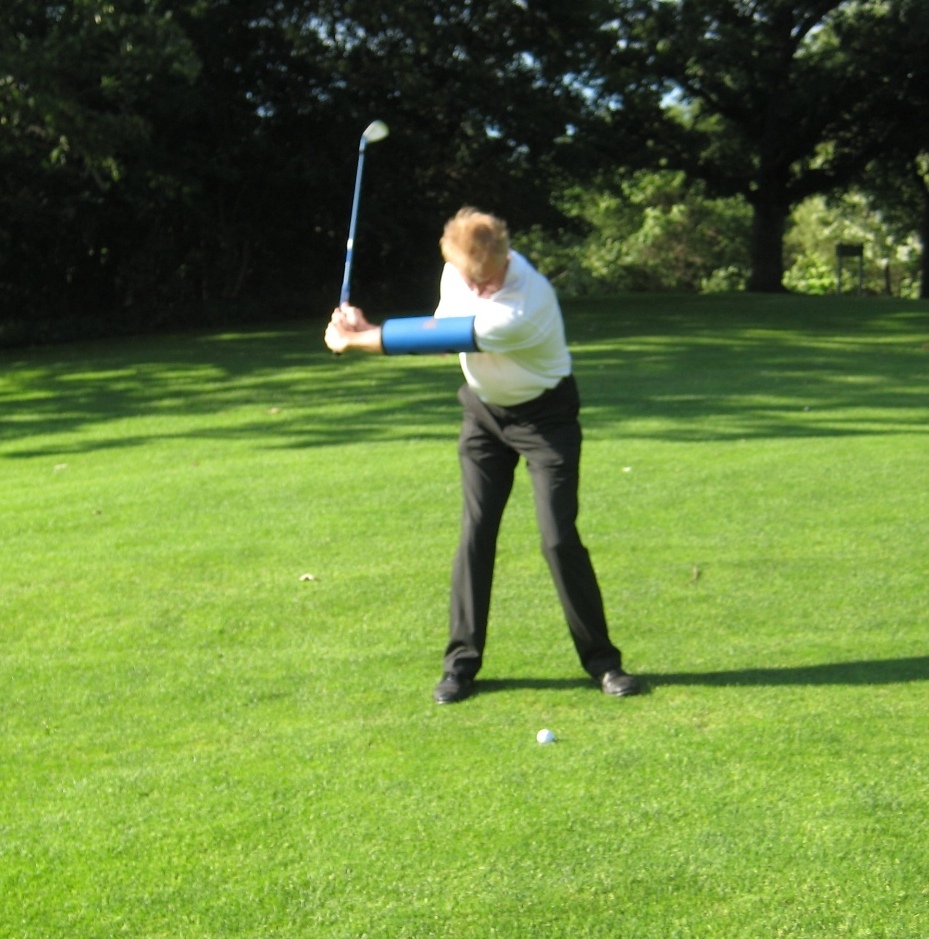 Golf Trainer - Bending Your Arm, Get Help From The "Straight Arm"