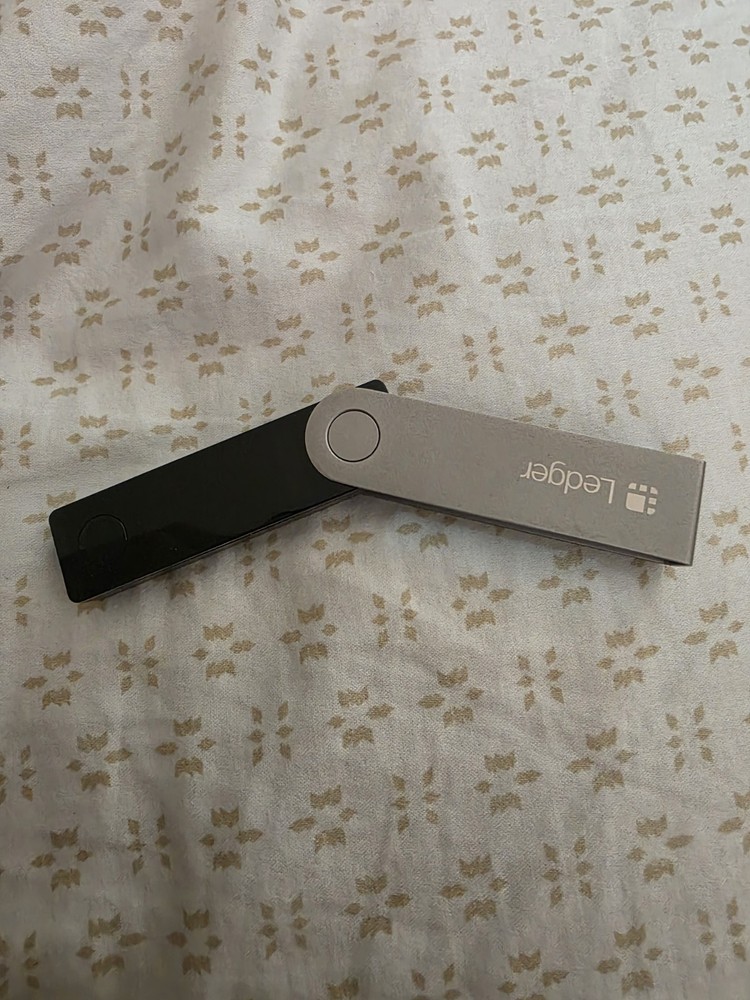 Ledger Nano X Crypto Hardware Wallet Bluetooth USB-C Reset Tested Working