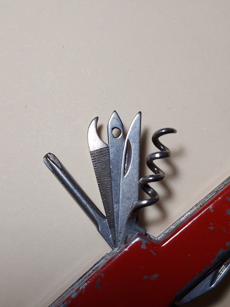 Mad River Drink Deep advertising Red Multi Tool