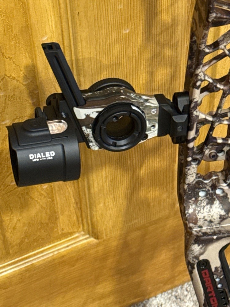 Darton Tritech 35 Compound Bow…..Custom First Lite With Black Limbs ***LOADED***