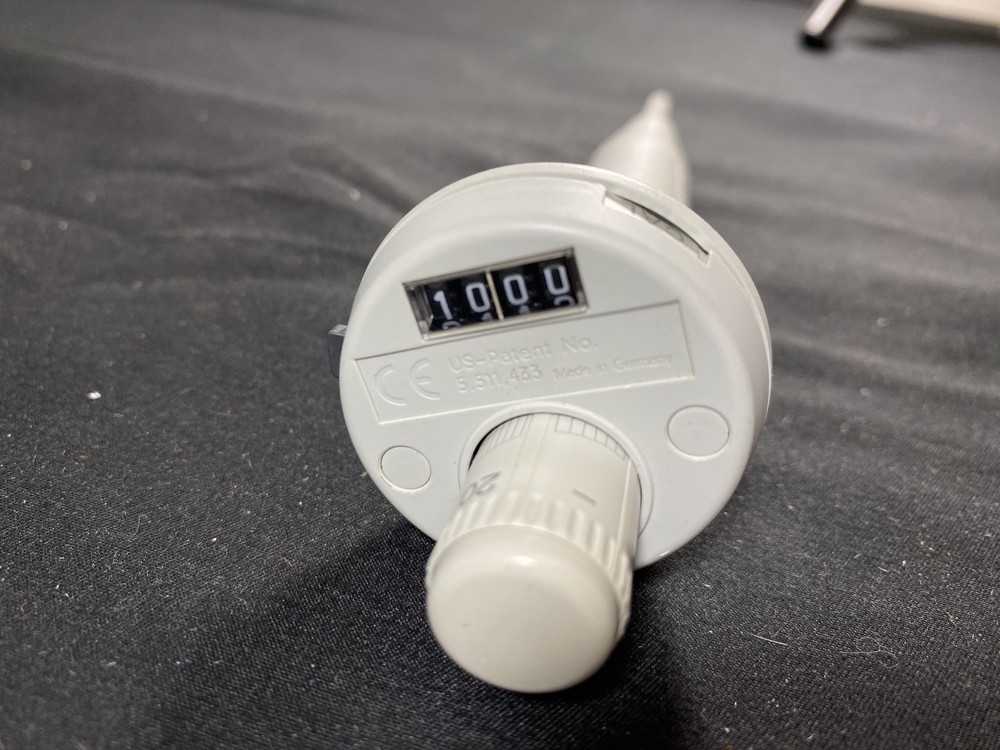 EPPENDORF 2-20uL Reference Adjustable Volume Single Channel Pipette