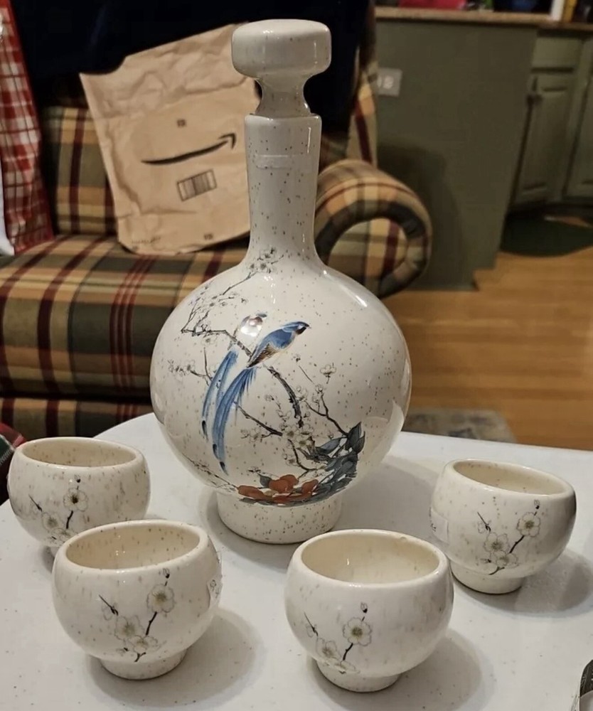 Vintage Treasure Craft Decanter + 4 Cups