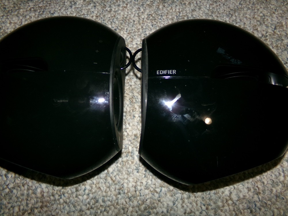 Edifier Model E25 Luna Eclipse Powered Computer Speakers - Excellent Sound