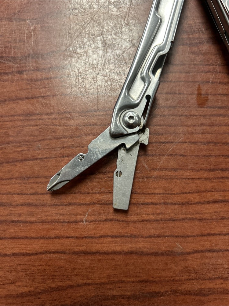 Leatherman Rev 3.8" Multi-Tool, Stainless