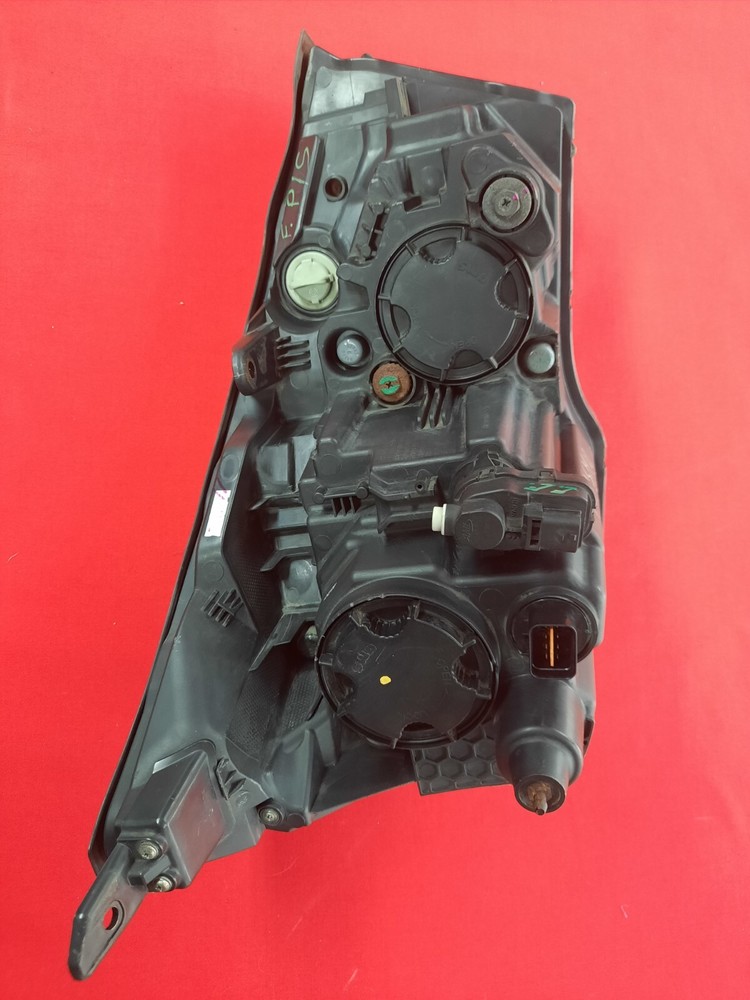 SSANGYONG TURISMO HEADLIGHT PASSENGER SIDE 2015