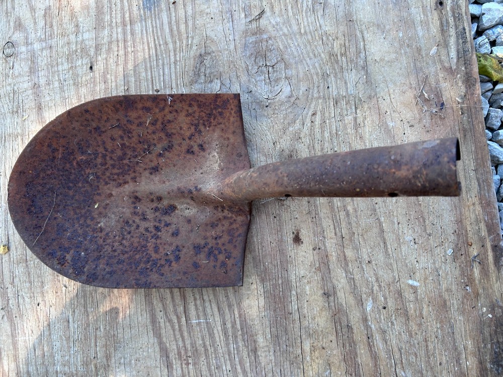 Rusty Rustic no handle Original Vintage Primitive Metal Shovel