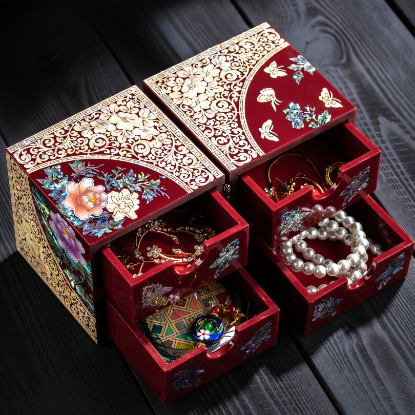 Screw Shell Lacquer Solid Wood Necklace Jewelry Box