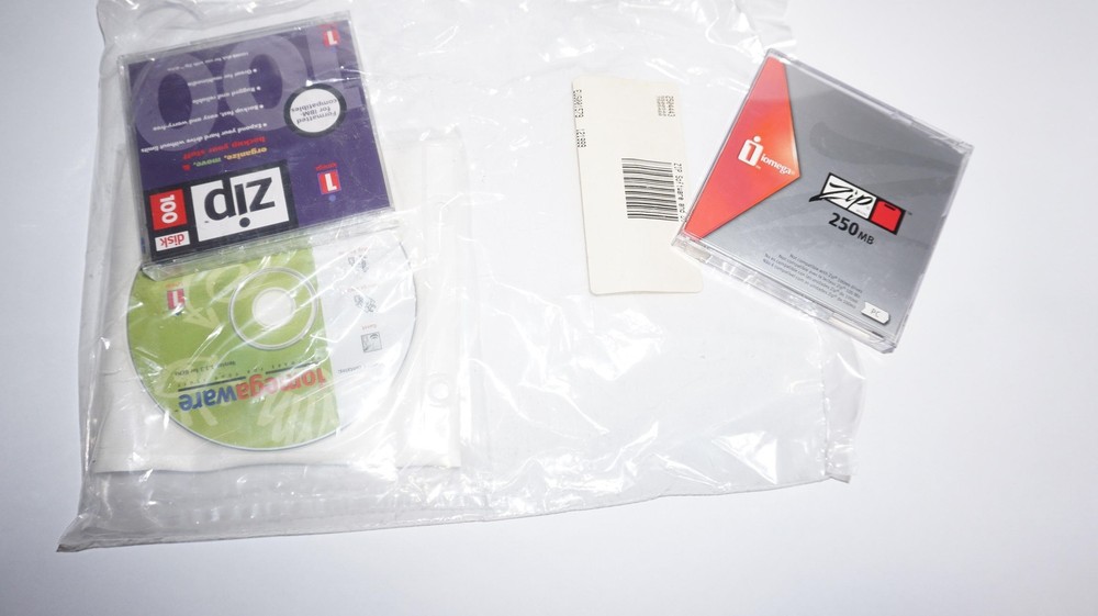 -=NEW=-=SEALED=-IOMEGAWARE 1.1.3 SOFTWARE+SEALED ZIP100 DISK+OPENED ZIP 250 DISK