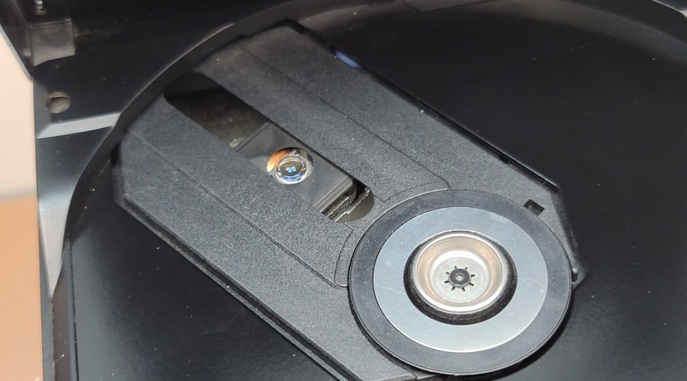 Panasonic SL-NP10 / Technics SL-XP5 Portable CD Player Discman working