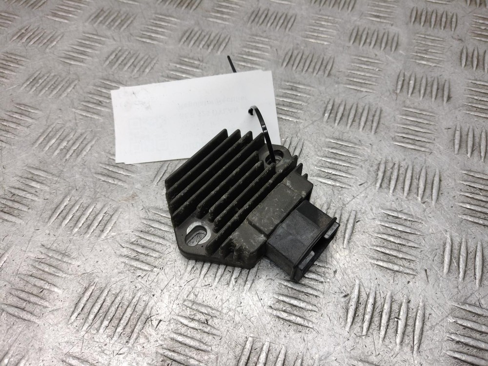 2005 HONDA SES 125 DYLAN SES 125-4 RECTIFIER REGULATOR