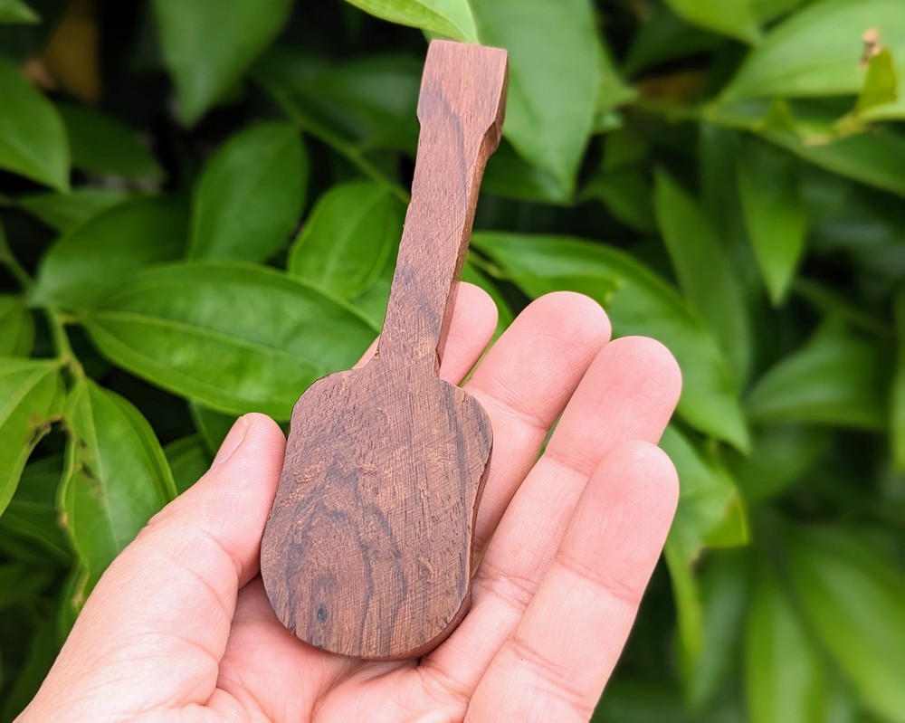 1 wood guitar pipe