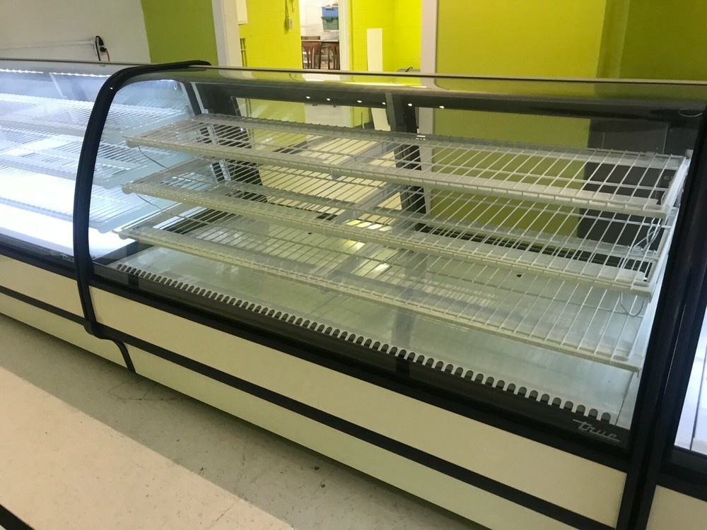 True Dry Display Case, Restaurant Bakery.