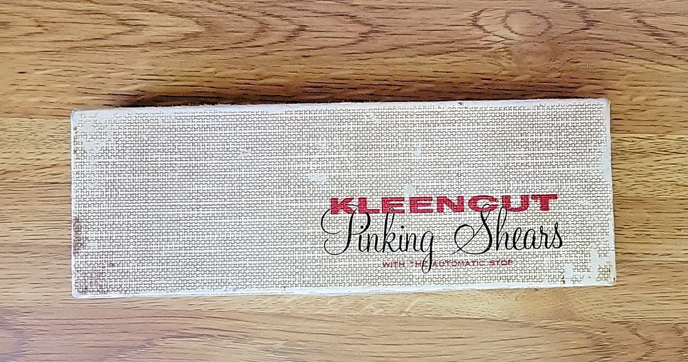 Vintage KleenCut Pinking Shears With The Automatic Stop, Black Handle Super Nice