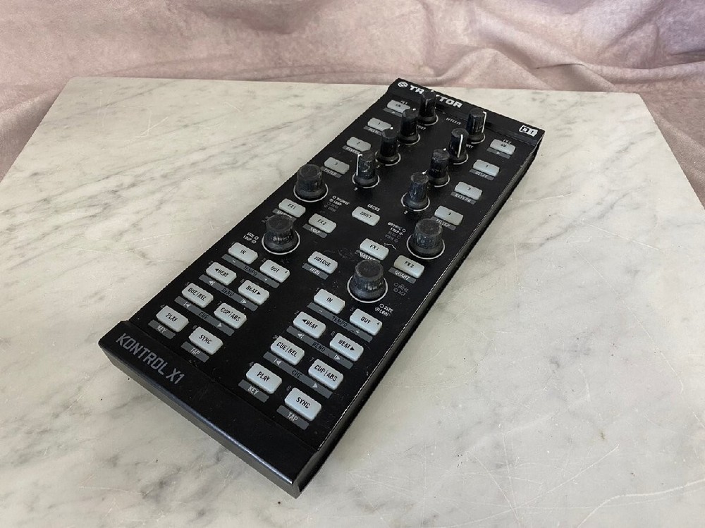 Native Instruments Traktor Kontrol X1 Single Deck Controller