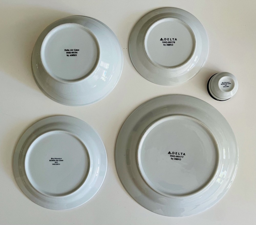 Delta Airlines International First Class 5-Piece Blue/Platinum Place Setting
