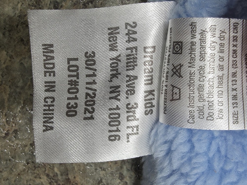 Dream Kids Blue Giraffe Security Blanket