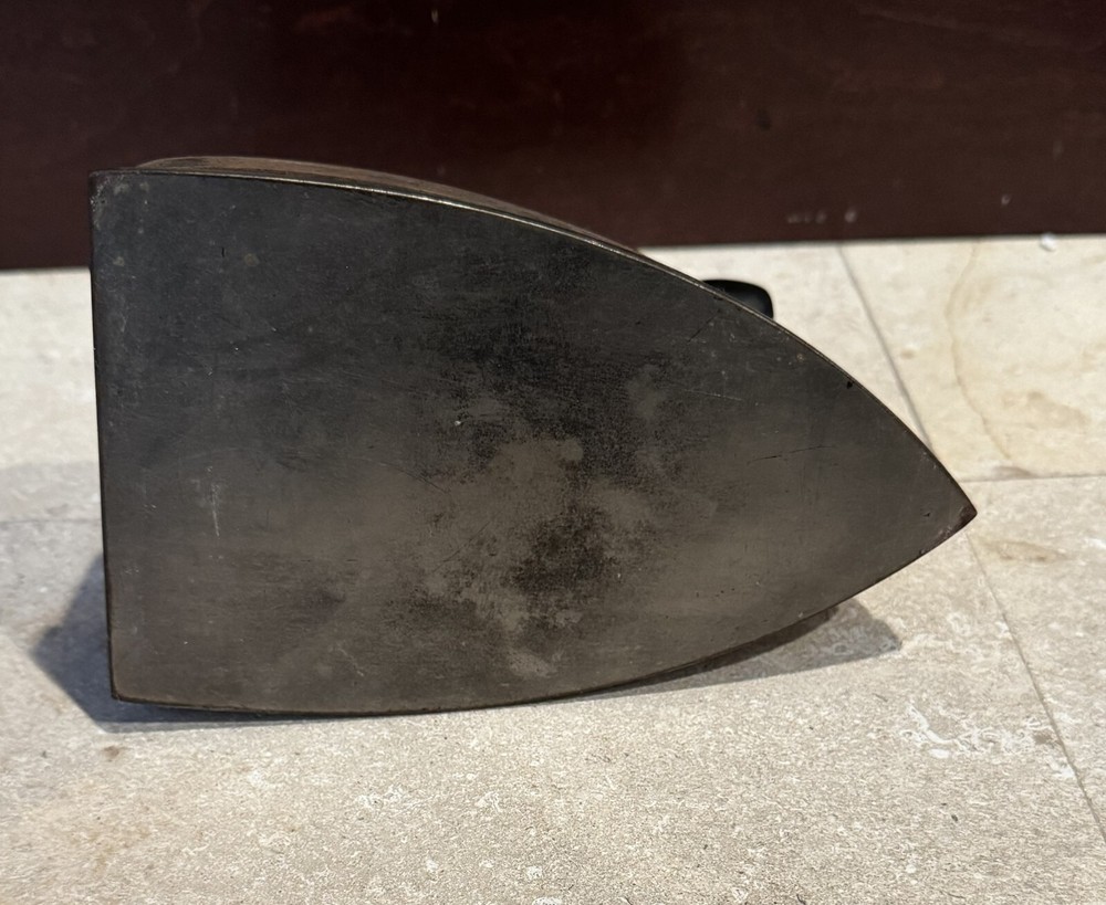 Security Elec Mfg Co Iron with Wood Handle