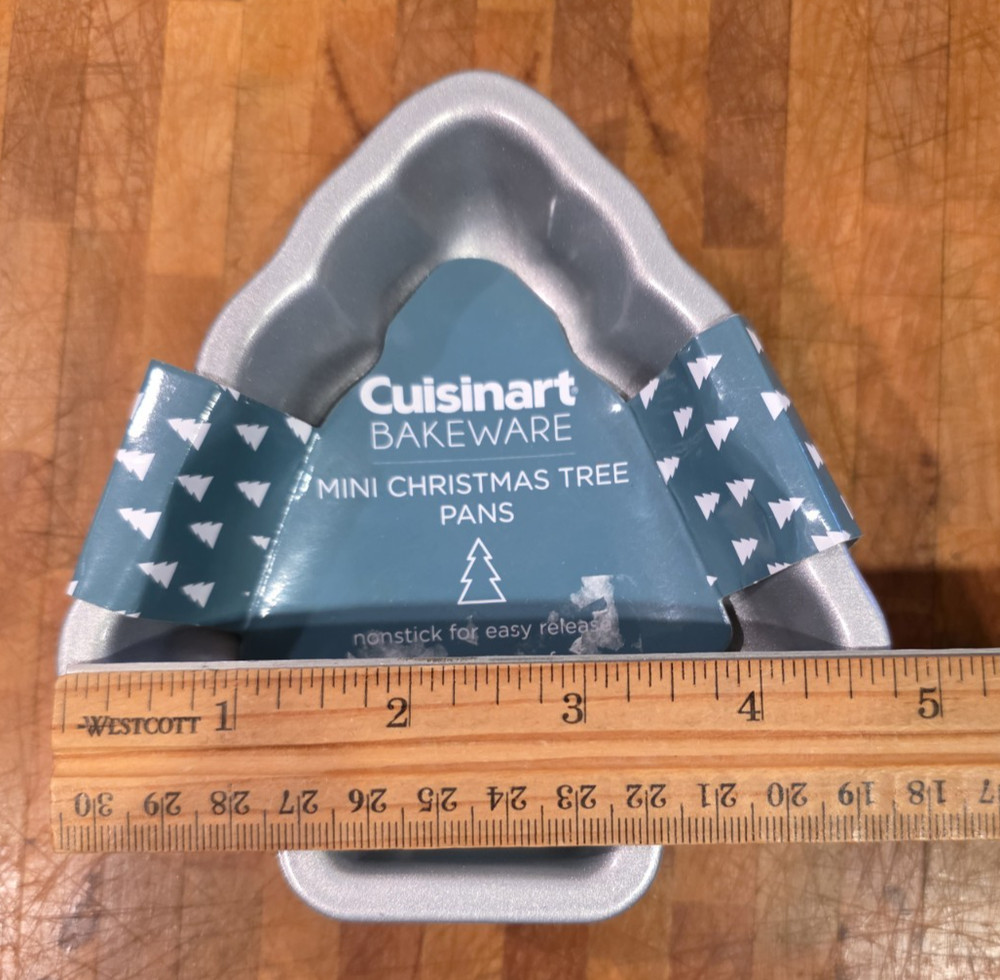 Cuisinart 4-PC MINI CHRISTMAS TREE PANS SET NEW