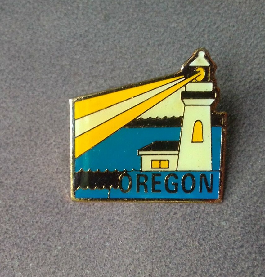 Oregon Lighthouse Sun Rays Goldtone Enamel Pin