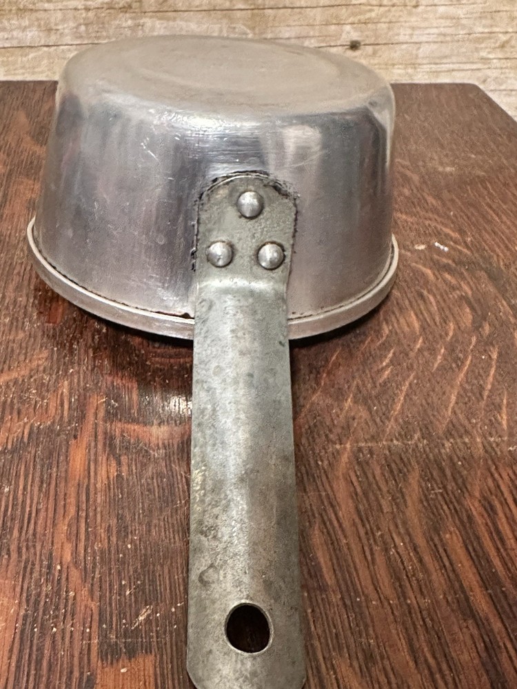 Vintage Worthmore Aluminum 2 Cup Measuring Cup