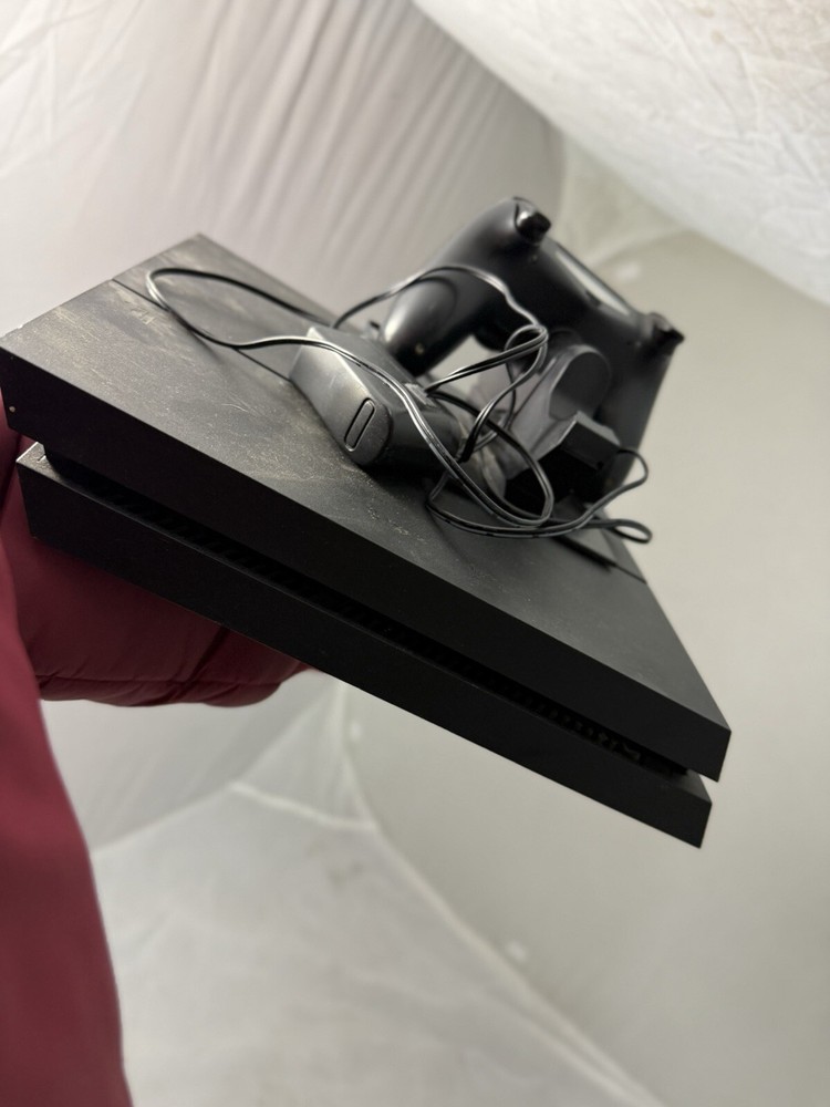 PS4 With Controller And Charging Stand (NO POWER CORD)
