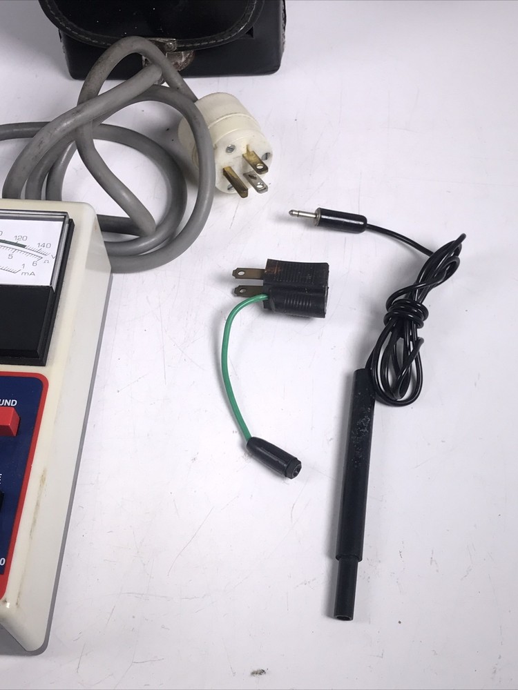 ECOS ELECTRONICS EC 10 ELECTRICAL SAFETY ANALYZER WITH CASE