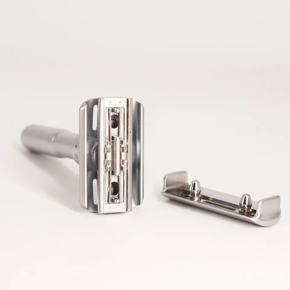 Future Adjustable Double Edge Shaving Safety Razor With Stand & 5 Blades