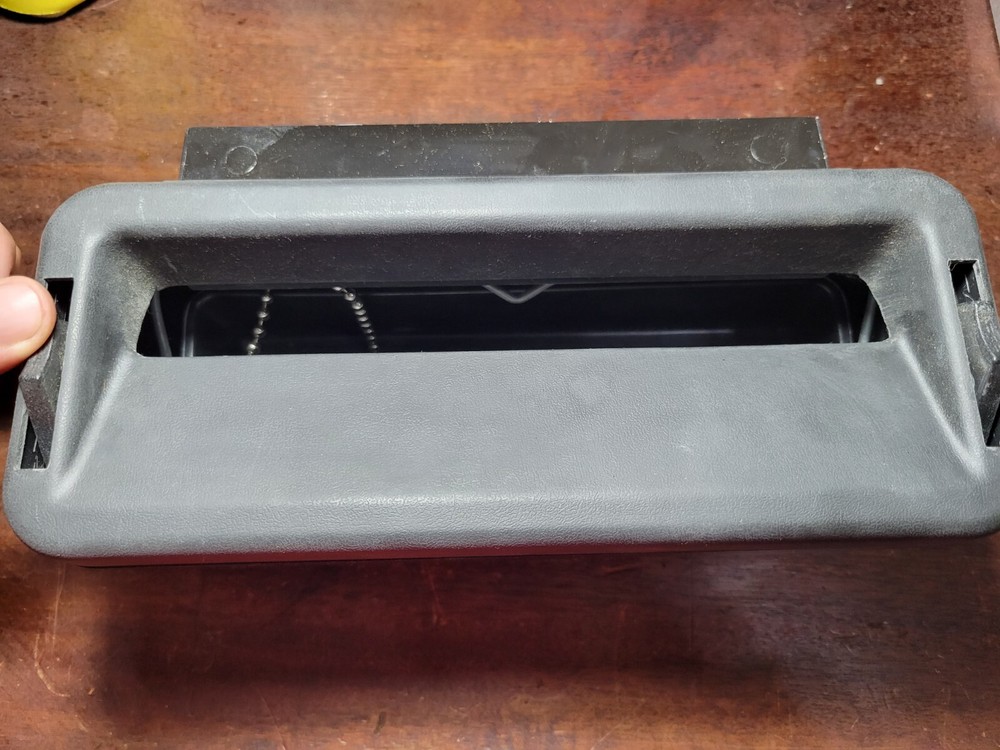 Rubbermaid - Black Smoking Urn Wall Mounted