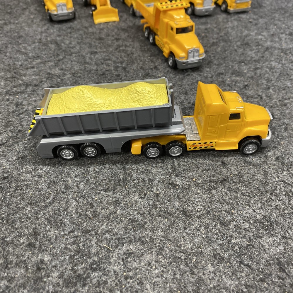 New Ray Construction Set With Train