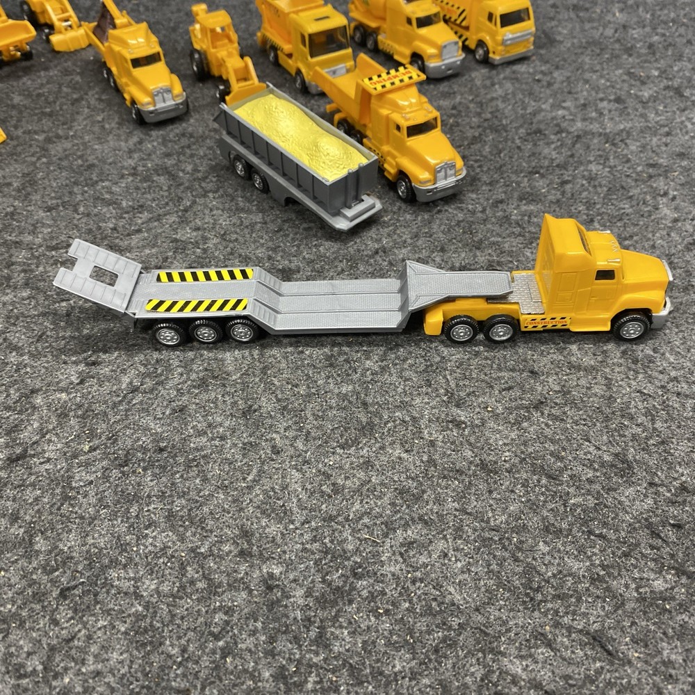 New Ray Construction Set With Train
