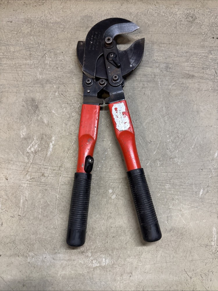 Burndy RCC556 Ratchet Cable Cutter