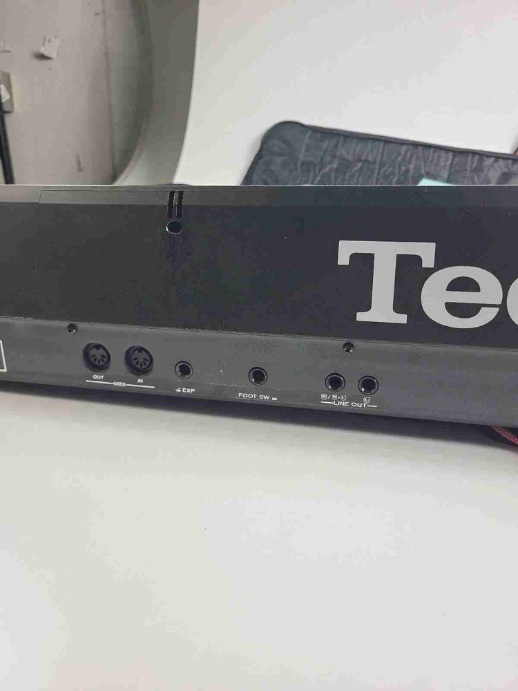 Technics SX-AX3 Synth Keyboard W/Case And Manual