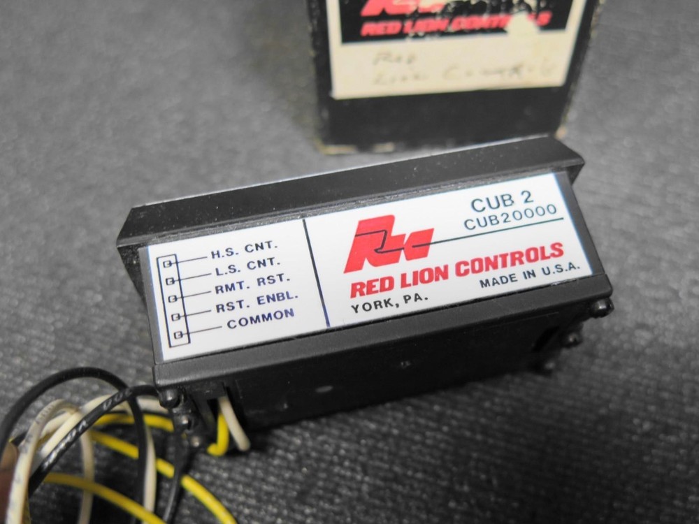 Red Lion Controls CUB2 Electronic Counter New - CUB2000
