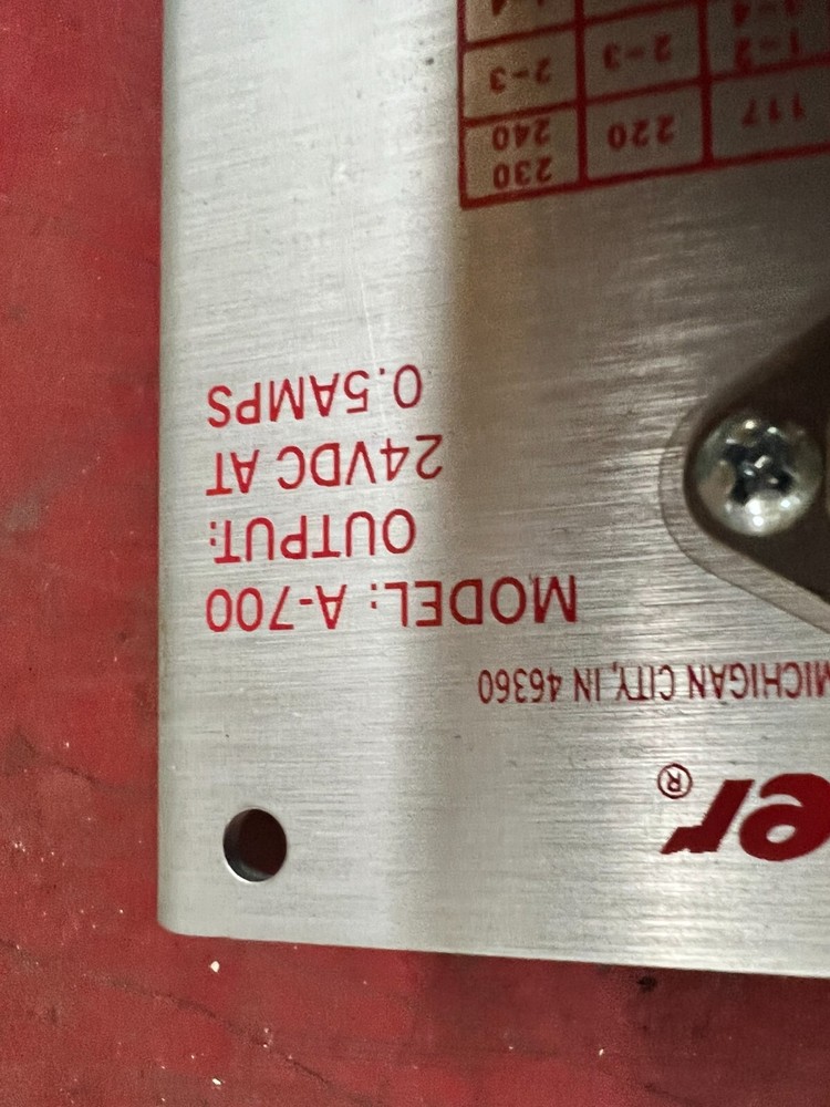 NEW IN BOX DWYER POWER SUPPLY A-700