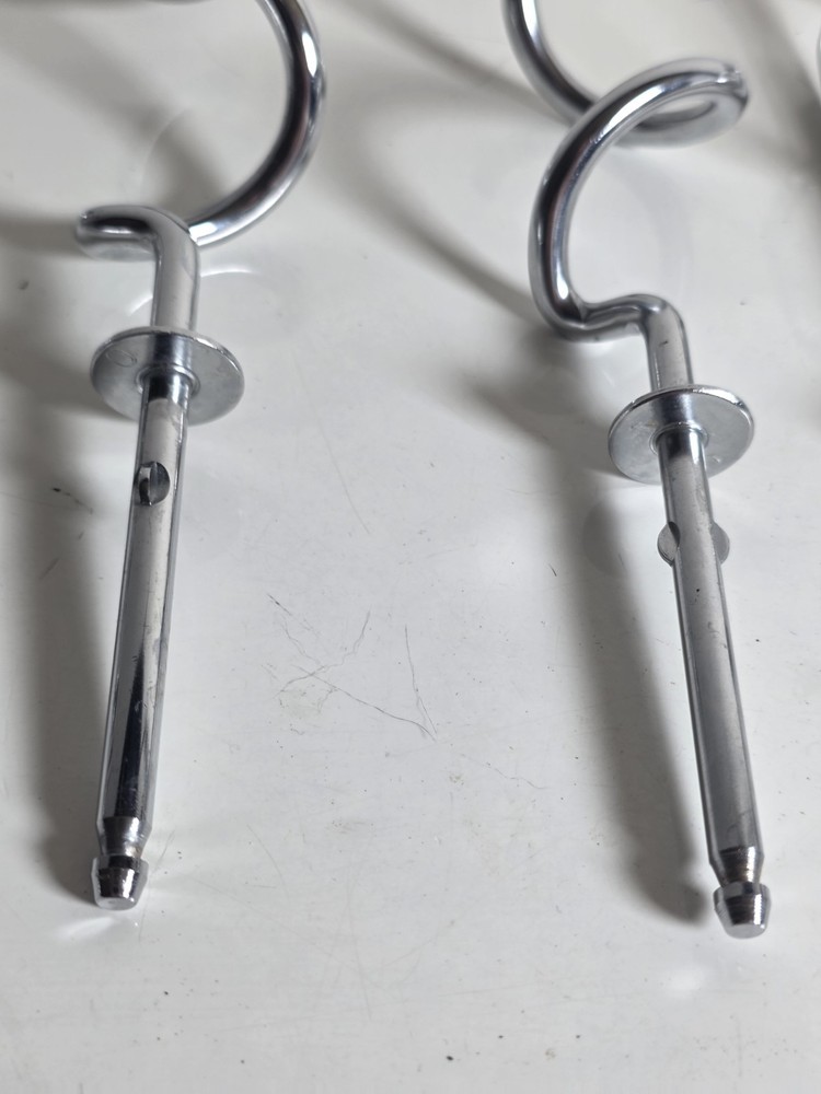 Cuisinart Hand Mixer Attachments Beaters Whisk Hook & Plastic Base Holder