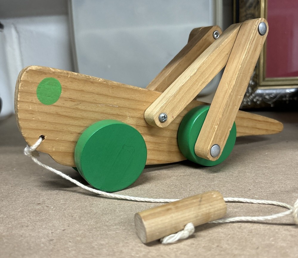 Wooden Grasshopper Pull Toy
