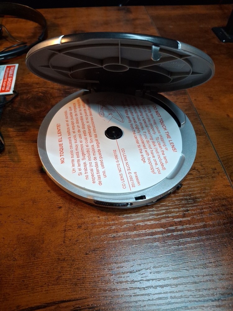 Durabrand 60 Second ESP CD PLAYER CD-895 complete New Without Box