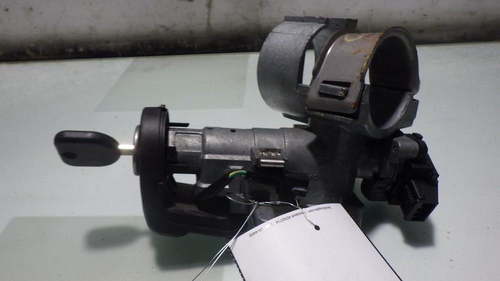 06 CHEVROLET HHR Ignition W/Key