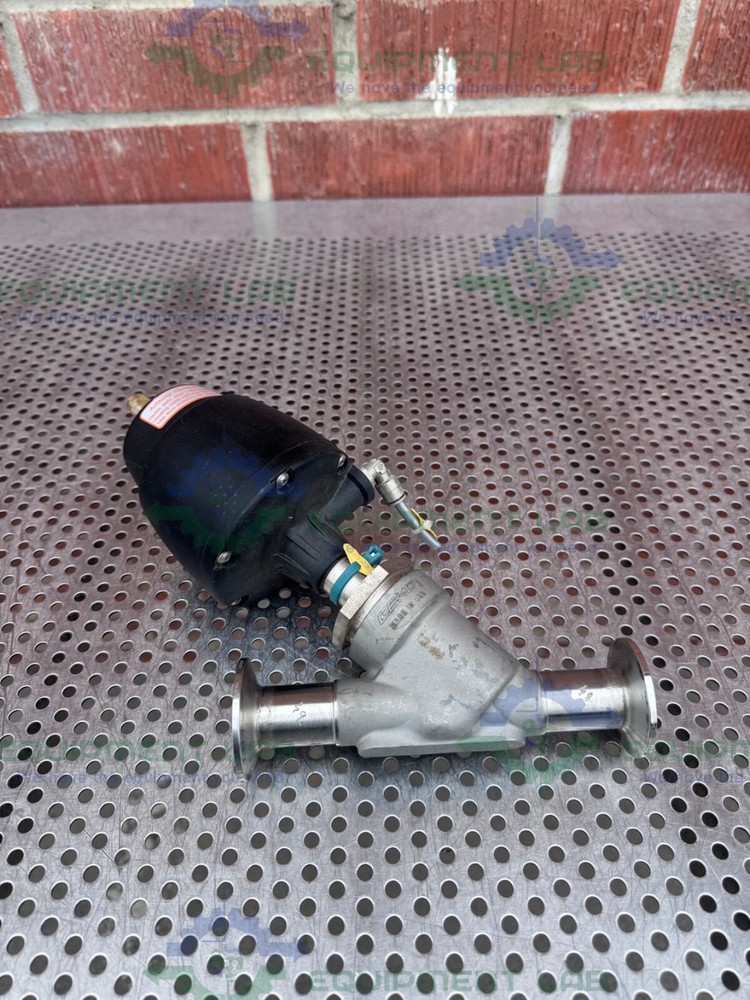 Gemu 554/25/D55 Pneumatic  Angle Seat Globe Valve w/ 1" Sanitary Fitting