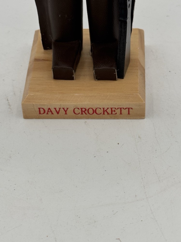 Davy Crockett 10 Inch Nutcracker